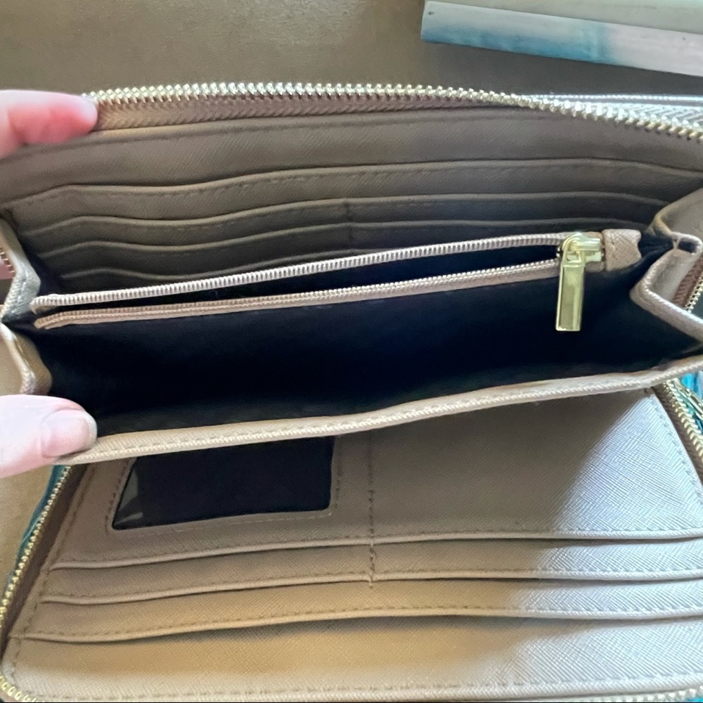 ❌SOLD❌ Neutral Steve Madden Wallet Wristlet - Picture 4 of 12